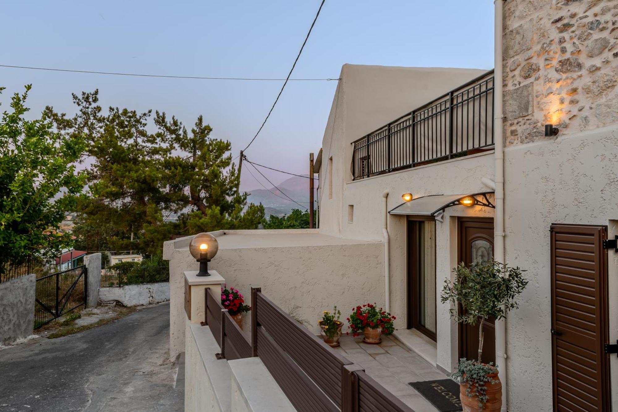 Casa Kastella, Private Jacuzzi & Bbq Facilities! Villa Angouseliana Ngoại thất bức ảnh